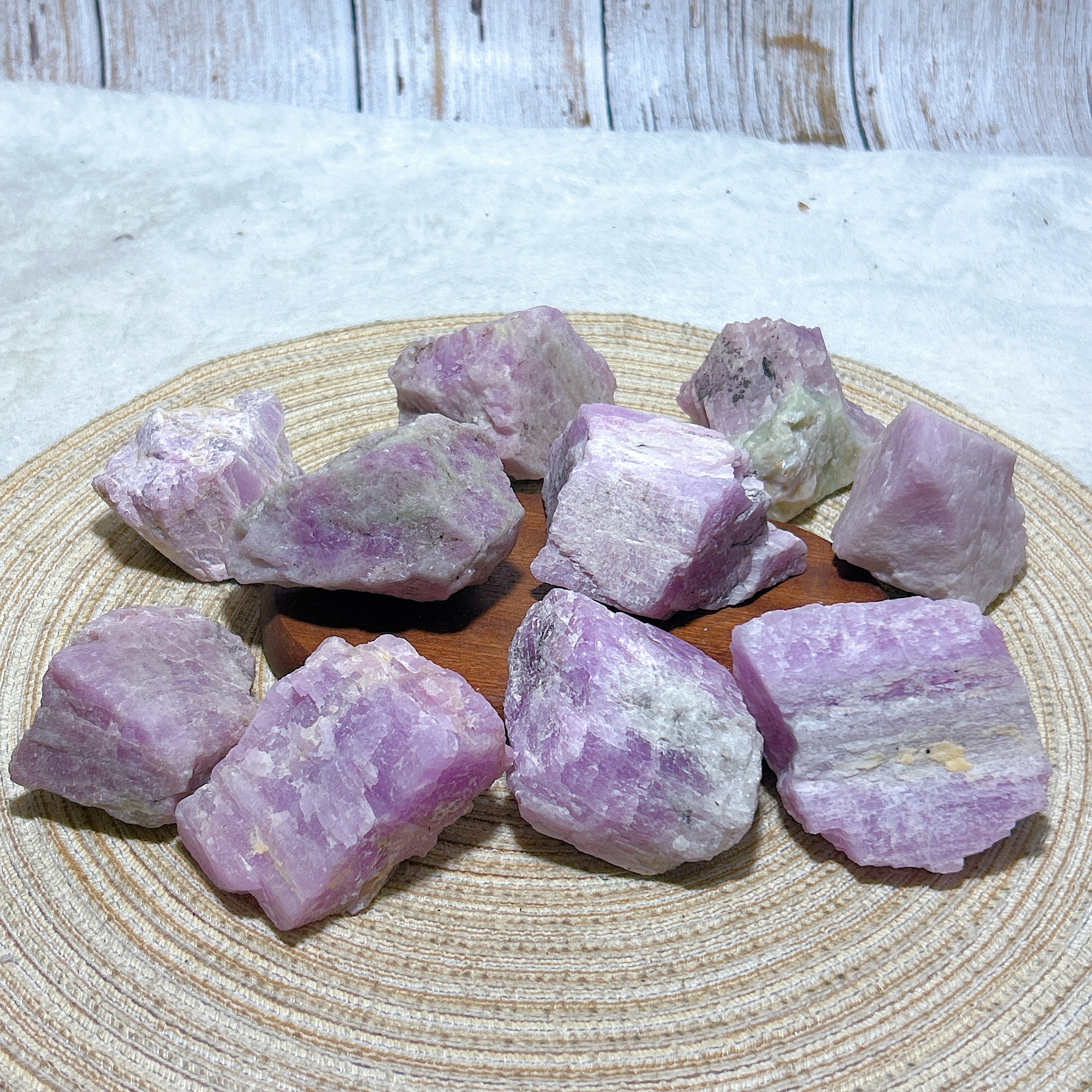 Healing Natural Crystal Kunzit - Lighting Effect Home Decor 评论和价格
